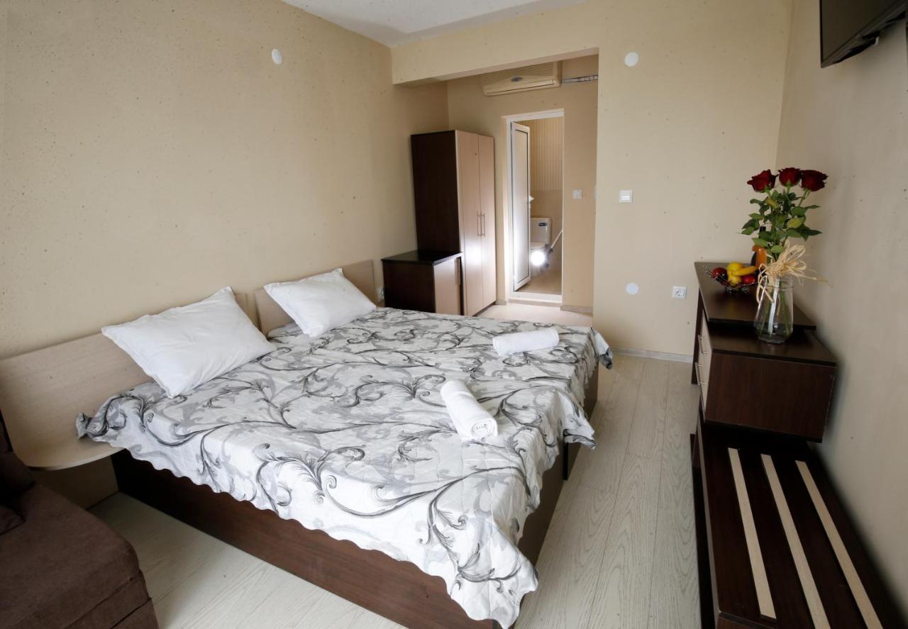 Stayinn Rainbow Houses Beachfront By Asteri Hotels Slăntjev Brjag Exteriör bild