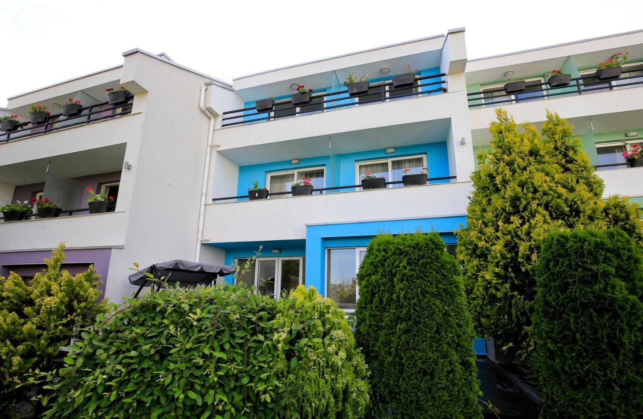 Stayinn Rainbow Houses Beachfront By Asteri Hotels Slăntjev Brjag Exteriör bild
