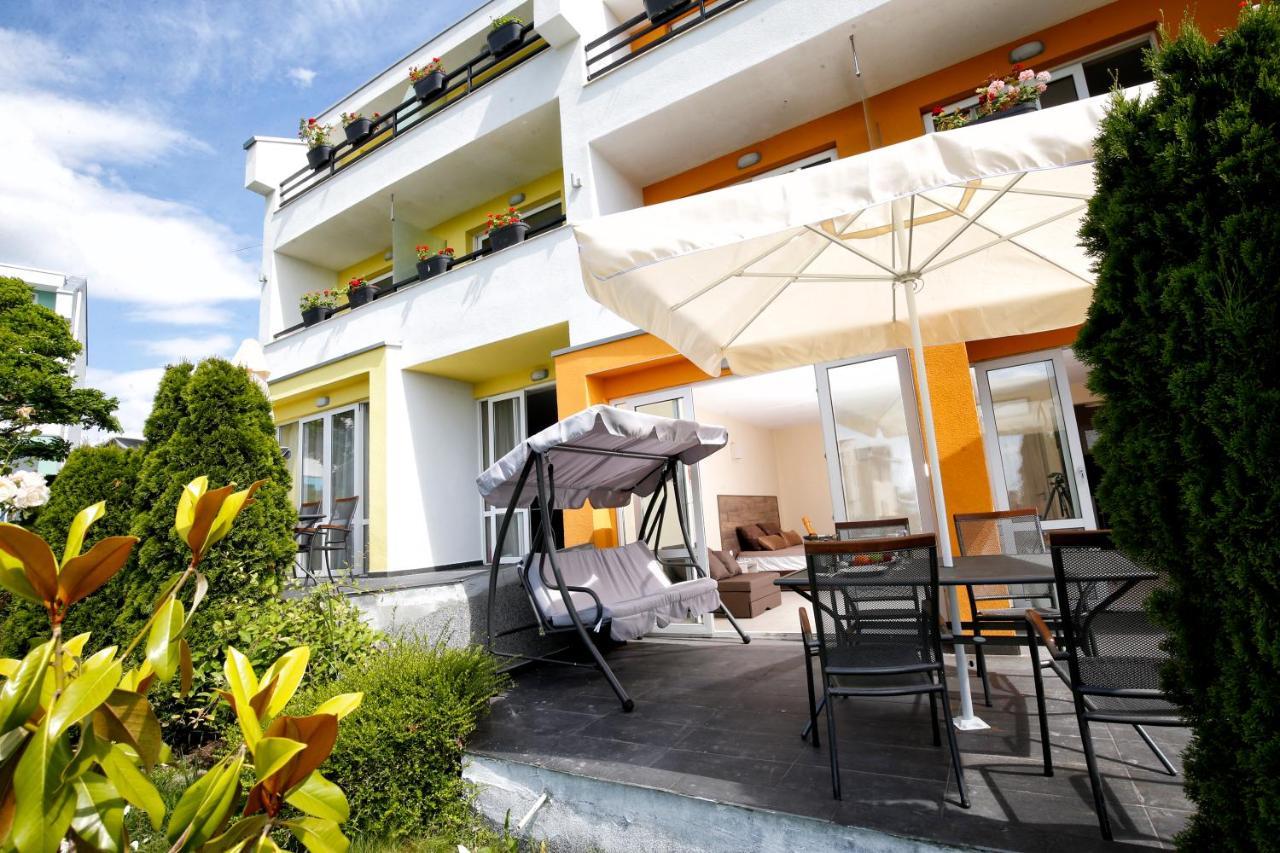 Stayinn Rainbow Houses Beachfront By Asteri Hotels Slăntjev Brjag Exteriör bild