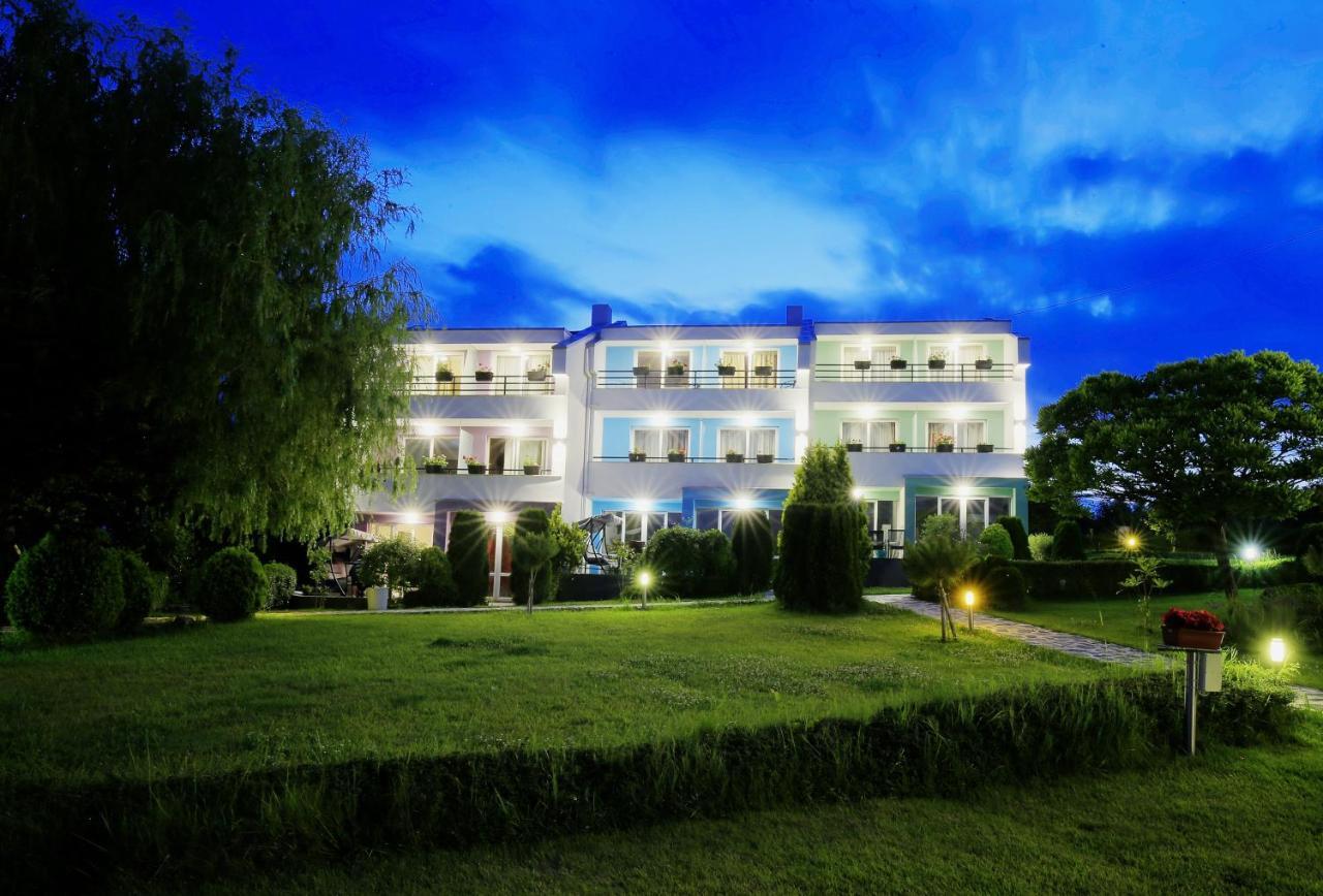 Stayinn Rainbow Houses Beachfront By Asteri Hotels Slăntjev Brjag Exteriör bild