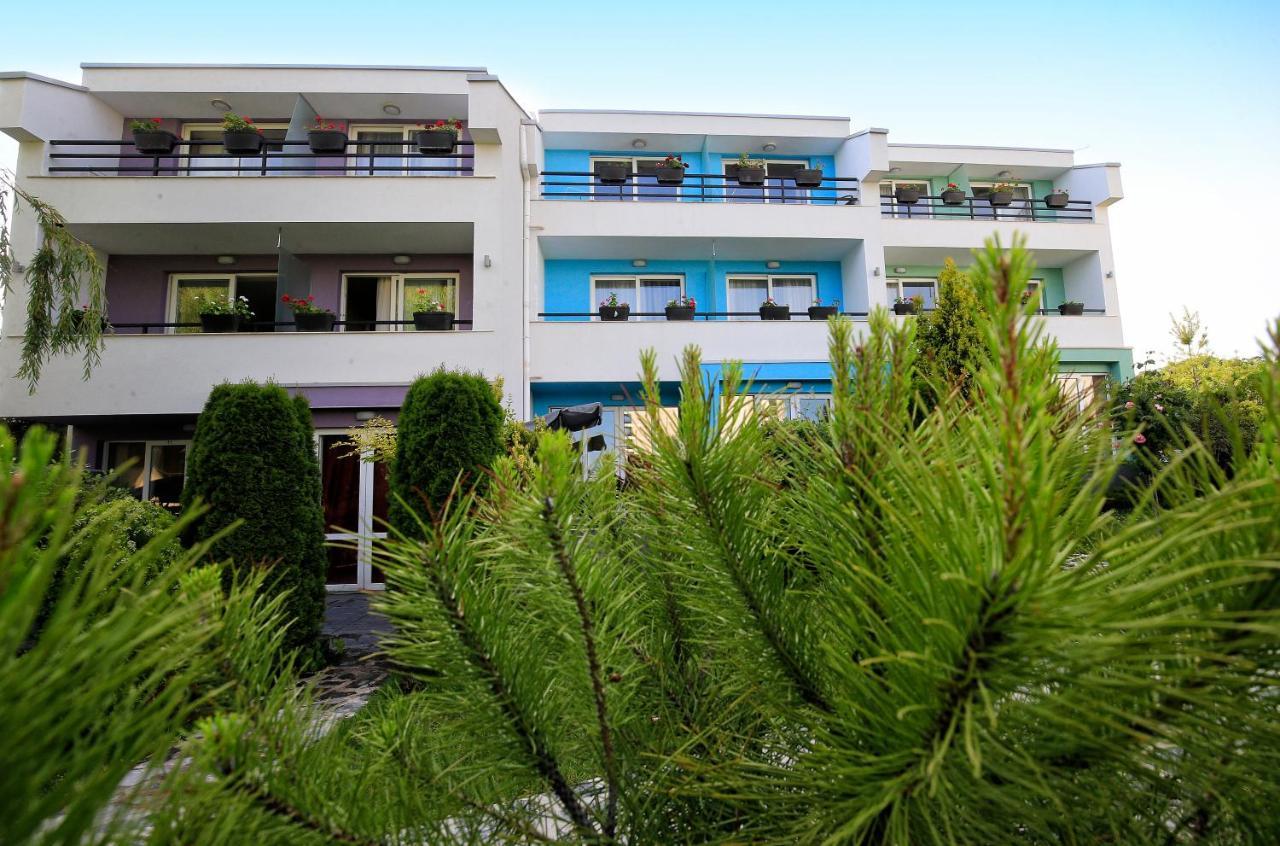 Stayinn Rainbow Houses Beachfront By Asteri Hotels Slăntjev Brjag Exteriör bild