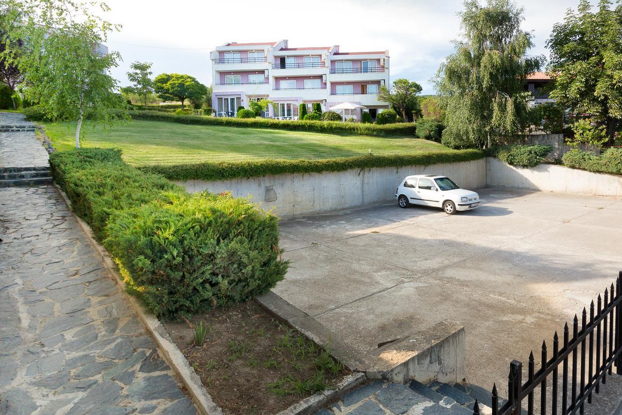 Stayinn Rainbow Houses Beachfront By Asteri Hotels Slăntjev Brjag Exteriör bild