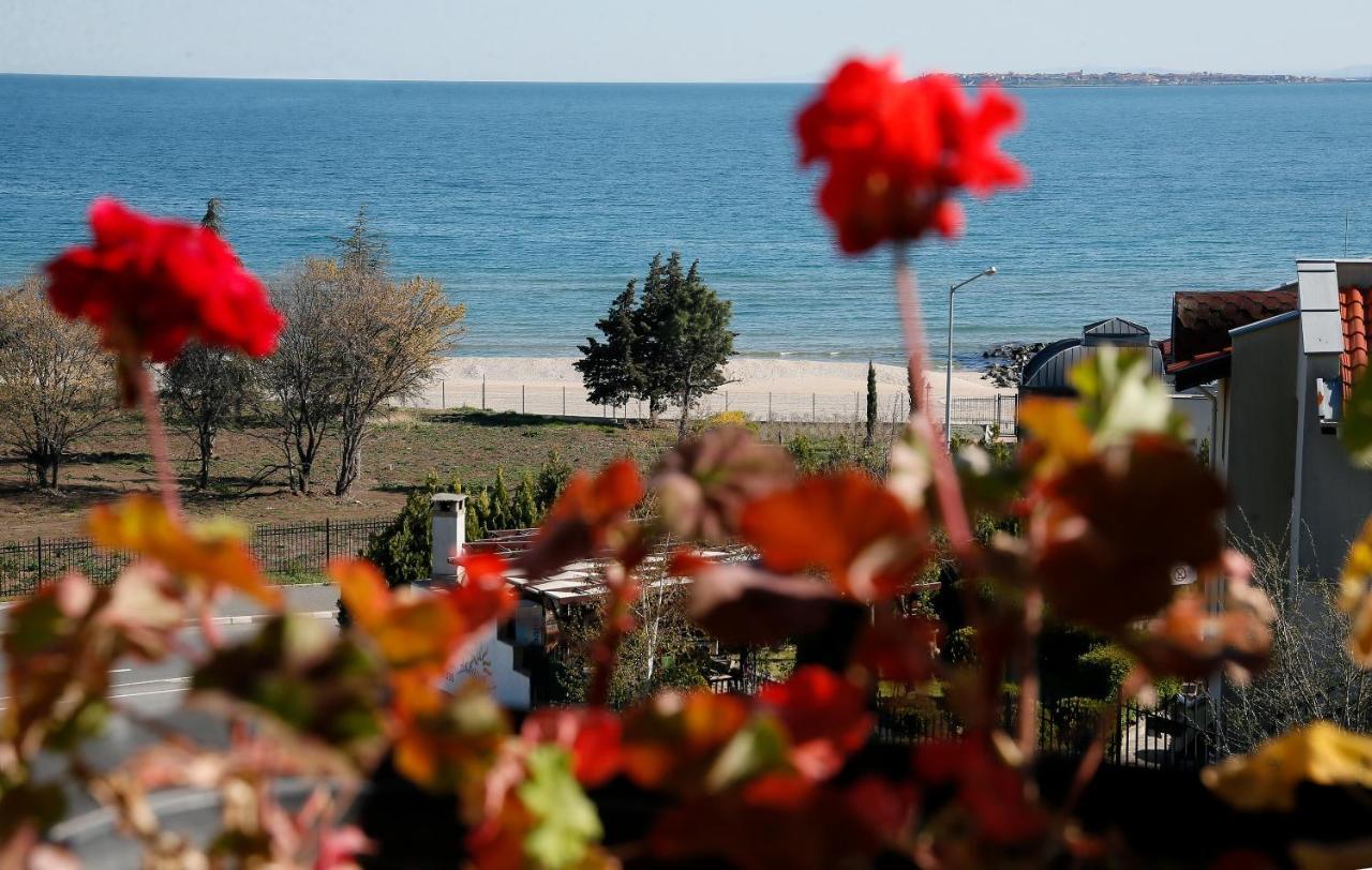 Stayinn Rainbow Houses Beachfront By Asteri Hotels Slăntjev Brjag Exteriör bild